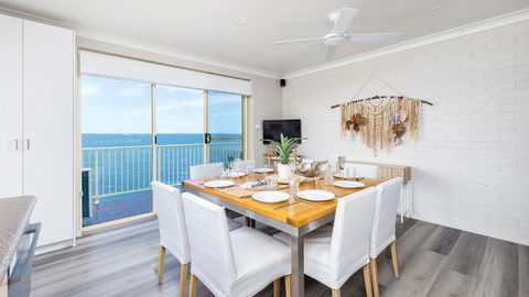 Alcheringa - Units 3 & 4 32 Sandy Point Rd - Mackay Tourism 1