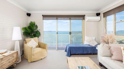 Alcheringa - Units 3 & 4 32 Sandy Point Rd - Mackay Tourism 4