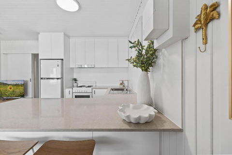 Alex Beachside Pet Friendly 2 Bed Apartment - Mackay Tourism 4