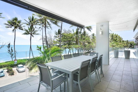 Amaroo - Luxury Apartment Overlooking The Coral Sea - Mackay Tourism 1