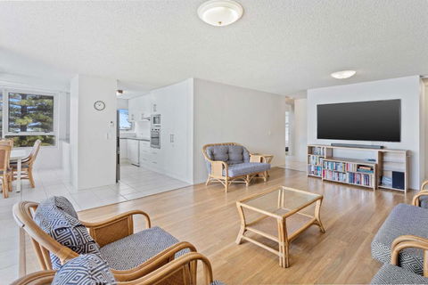 Ambassador Beachfront Apartments - Hosted By Burleigh Letting - Mackay Tourism 3