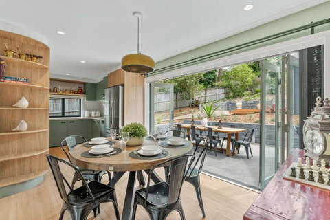 Ankers At Mollymook - Mackay Tourism 4