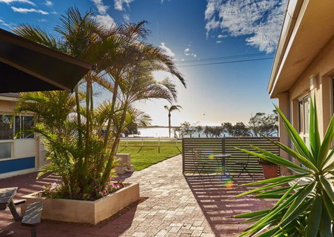 API Pelican Beach Front Apartments Kalbarri - Mackay Tourism 0