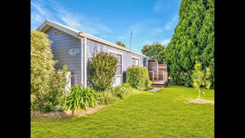 Apple Tree Cottage - Comboyne Mountain Cottages - Mackay Tourism 4