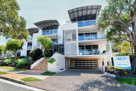 Aqua Promenade Beachfront Holiday Apartments - Mackay Tourism 0