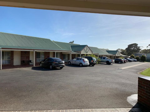 Arthur Phillip Motor Inn - Mackay Tourism 3