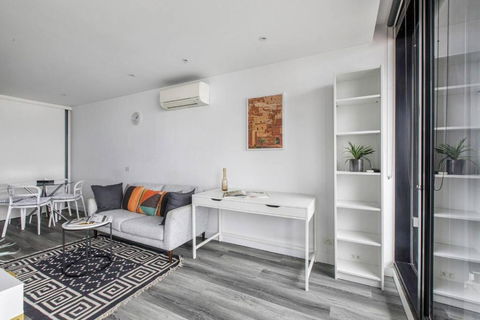 Aura Off Flinders Lane - A City Centre Balcony Abode - Mackay Tourism 4