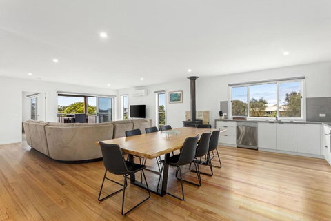 Aurora - Mackay Tourism 4