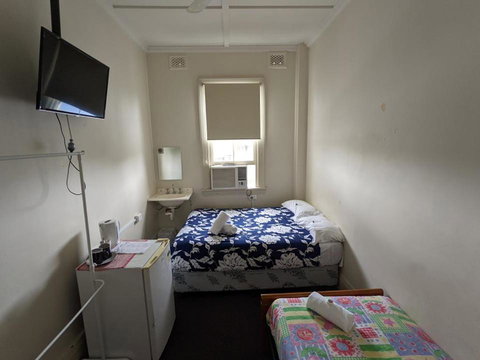 Australian Hotel - Mackay Tourism 4