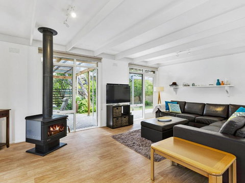 Avonlea Sorrento Holiday House - Mackay Tourism 1