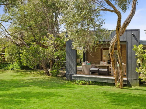 Avonlea Sorrento Holiday House - Mackay Tourism 0