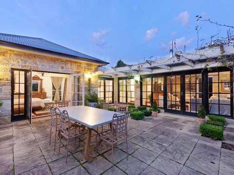 Aylmerton House And Cottage For 14 Southern Highlands - Mackay Tourism 2