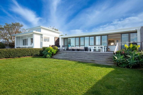 Azure Absolute Beachfront I Pet Friendly - Mackay Tourism 2