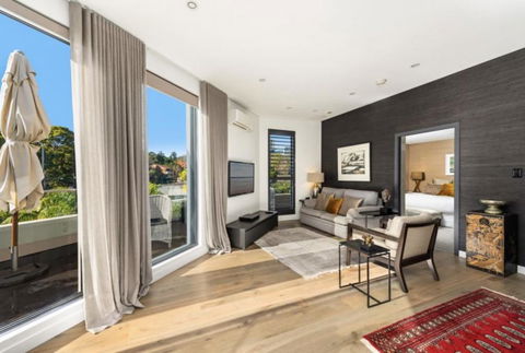 B312S - Luxury Waverton Apartment - Mackay Tourism 0