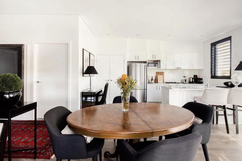 B312S - Luxury Waverton Apartment - Mackay Tourism 2