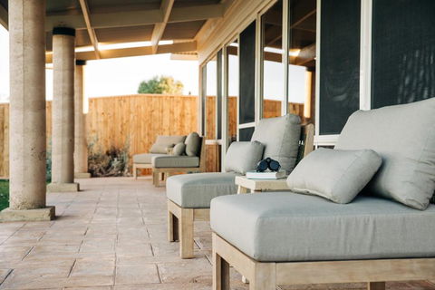 Baird Bay Seaside Villas - Mackay Tourism 2