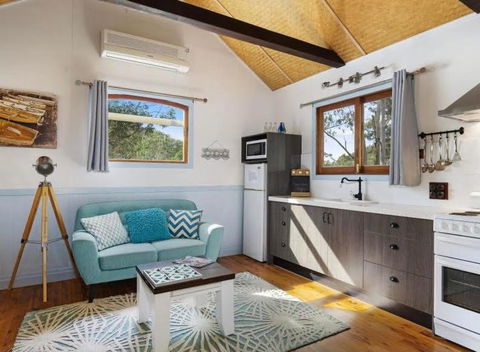 Barney Creek Vineyard Cottages - Mackay Tourism 2