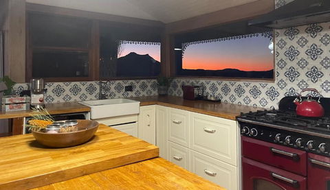 Barney Views Cottage - Mackay Tourism 2