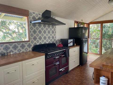 Barney Views Cottage - Mackay Tourism 4