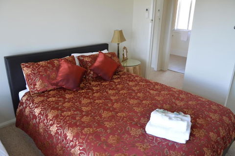 BATHURST GOLDFIELDS RESIDENCE On MOUNT PANORAMA - Mackay Tourism 2