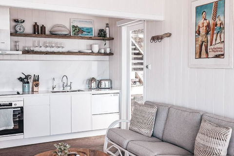 BAY PROPERTIES . Beach House Studio - Mackay Tourism 1
