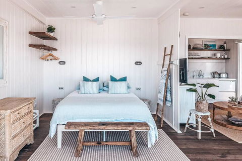 BAY PROPERTIES . Beach House Studio - Mackay Tourism 4
