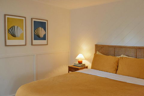 BAY PROPERTIES . The Sailors Bungalow - Mackay Tourism 3