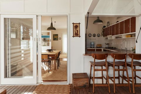 BAY PROPERTIES . The Sailors Upper Deck - Mackay Tourism 1