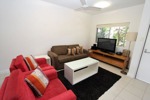 Beachside Apartment 5 - Mackay Tourism 4