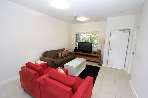 Beachside Apartment 5 - Mackay Tourism 11