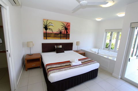 Beachside Apartment 5 - Mackay Tourism 9