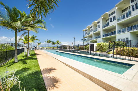 Beachside Apartment 5 - Mackay Tourism 1
