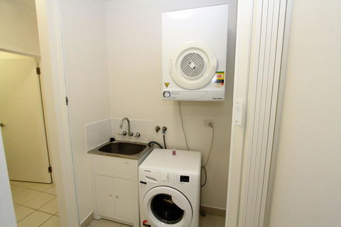 Beachside Apartment 5 - Mackay Tourism 8
