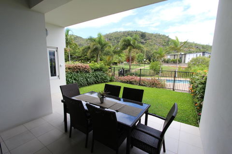 Beachside Apartment 5 - Mackay Tourism 14