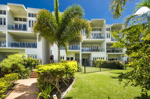 Beachside Apartment 5 - Mackay Tourism 5