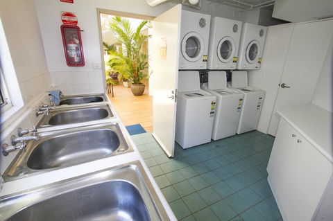 Port Douglas Apartments - Adults Only Oasis - Mackay Tourism 35