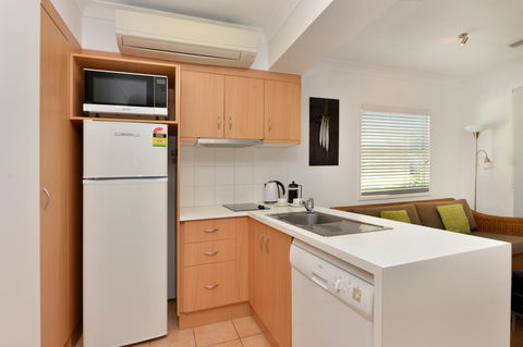 Port Douglas Apartments - Adults Only Oasis - Mackay Tourism 8