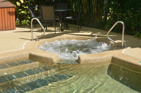 Port Douglas Apartments - Adults Only Oasis - Mackay Tourism 17