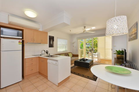 Port Douglas Apartments - Adults Only Oasis - Mackay Tourism 0