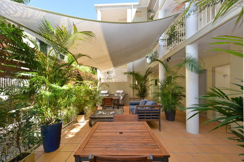 Port Douglas Apartments - Adults Only Oasis - Mackay Tourism 11