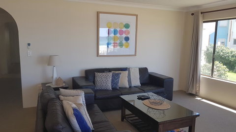 Mykonos Apartments - Mackay Tourism 8