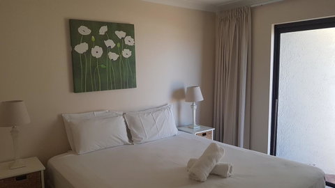 Mykonos Apartments - Mackay Tourism 7