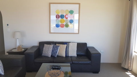 Mykonos Apartments - Mackay Tourism 9
