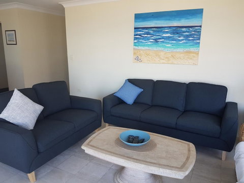 Mykonos Apartments - Mackay Tourism 11