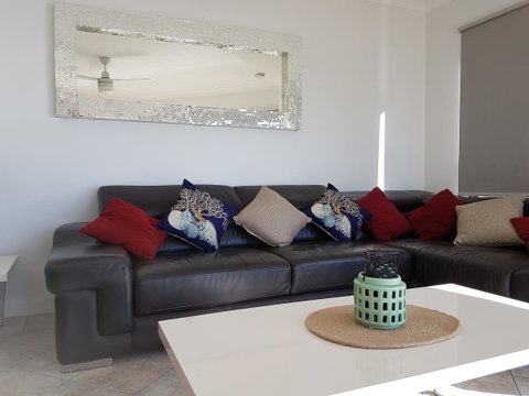 Mykonos Apartments - Mackay Tourism 23