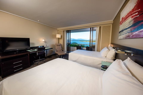 Hilton Cairns - Mackay Tourism 6