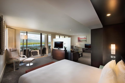 Hilton Cairns - Mackay Tourism 15