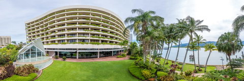 Hilton Cairns - Mackay Tourism 18