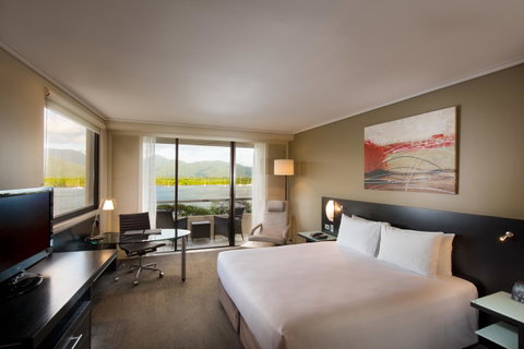 Hilton Cairns - Mackay Tourism 7