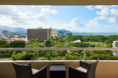 Hilton Cairns - Mackay Tourism 12